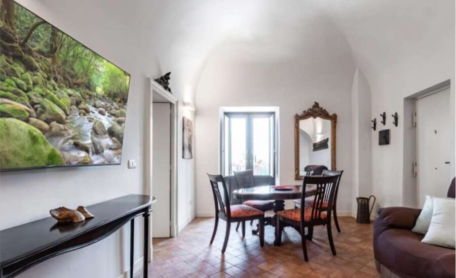 Pressi P.zza Borsellino 3 vani 70 mq. arredato