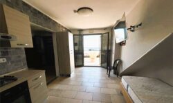 Capomulini, Via Garitta, Bilocale arredato mq.40 sul mare