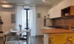 Catania centro, via Vittorio Emanuele, 120 mq, arredato