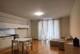 Catania, Via Misterbianco, arredato, 90 mq