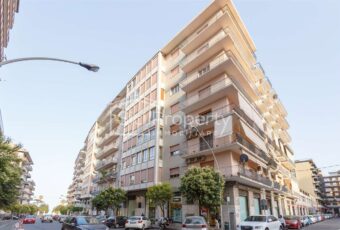 Acireale appartamento pressi belvedere poss.garage